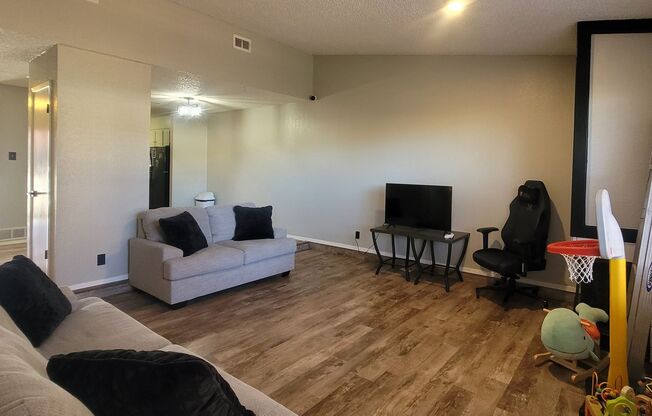 2 beds, 2 baths, $1,250