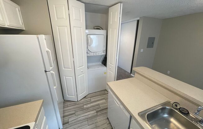 2 beds, 2 baths, $1,800