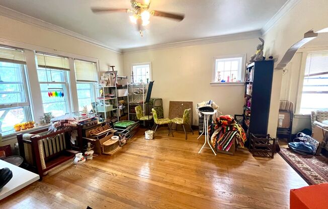 3825 N Oakland Ave