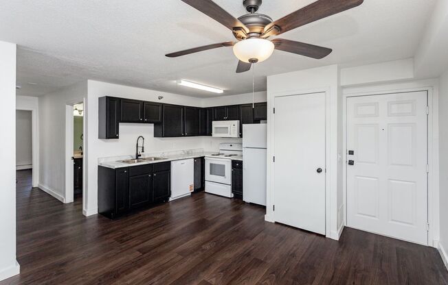 3 beds, 2 baths, 993 sqft, $1,228, Unit 1640-304