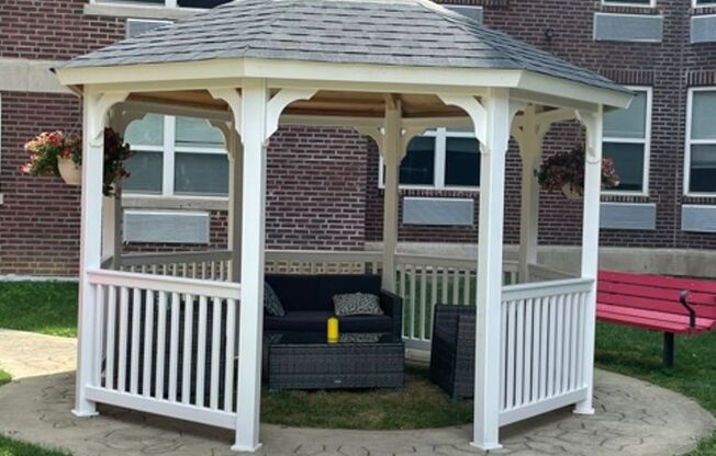 2 beds, 2 baths, 750 sqft, $1,995, Unit 407