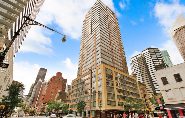 250 E 53 ST