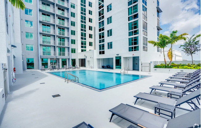 365 W 78 RD