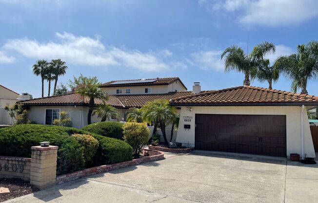 Single Family Home with a Pool in Santee!
