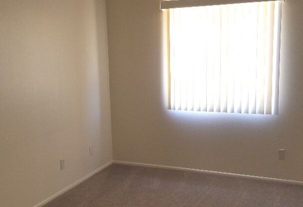 2 beds, 1 bath, $1,295