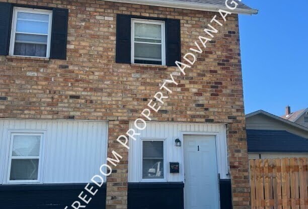 121 APPLE WAY