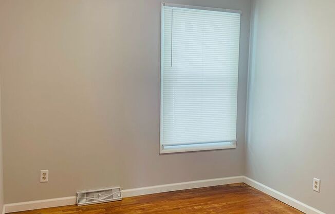 3 beds, 1 bath, $2,200