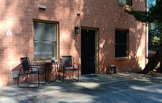 Fully Furnished 1 bedroom / Garden Apartment / Utilities included Travel Nurse Special