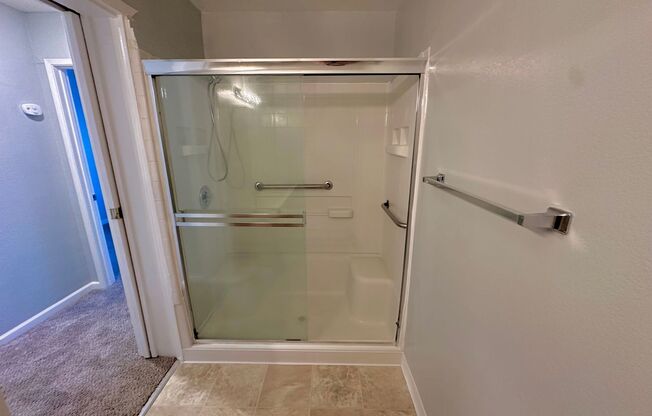 1 bed, 1 bath, $1,695, Unit H4