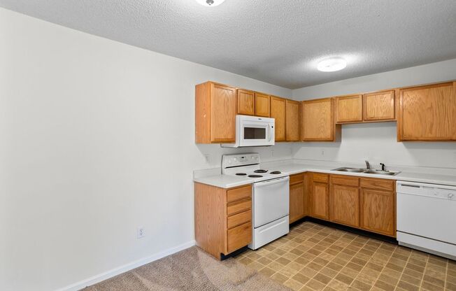 2 beds, 2 baths, 1,080 sqft, $1,300, Unit 4L
