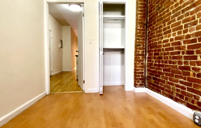 2 beds, 1 bath, $4,295, Unit 4W