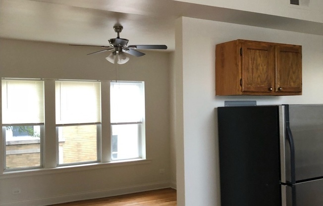 1547 N LEAMINGTON AVE