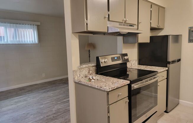 1 bed, 1 bath, 600 sqft, $1,200, Unit B