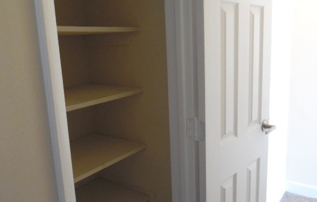 2 beds, 1 bath, 760 sqft, $1,800, Unit 1-0610