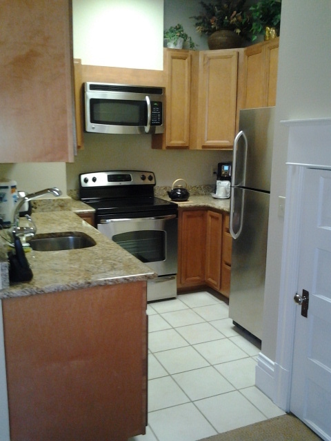 1 bed, 1 bath, 565 sqft, $2,400, Unit Mapleton #6