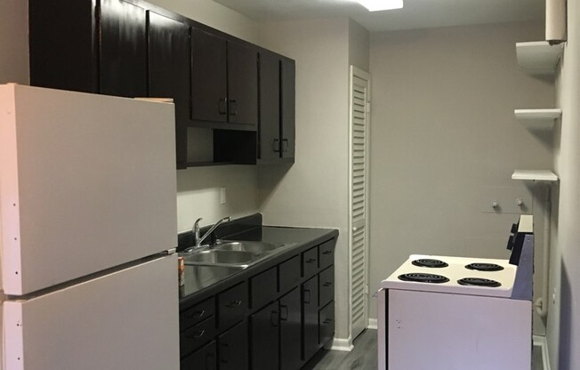 1 bed, 1 bath, $625, Unit 36