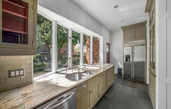 106 S ELLIOTT PL