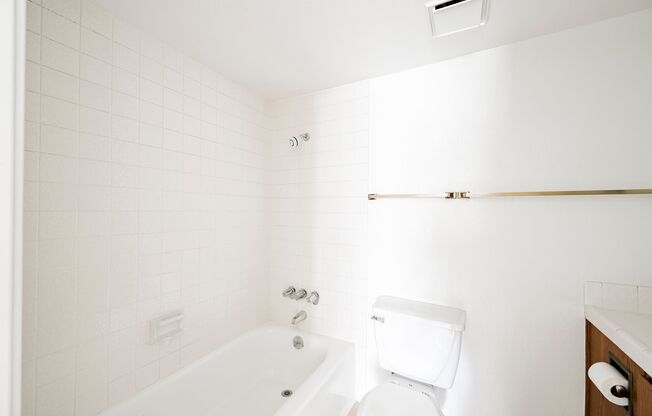 2 beds, 2 baths, $1,200