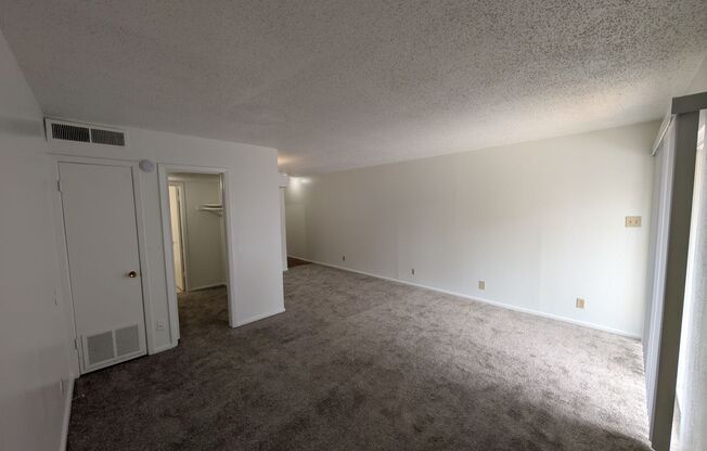 Studio, 1 bath, 480 sqft, $675, Unit 16-B