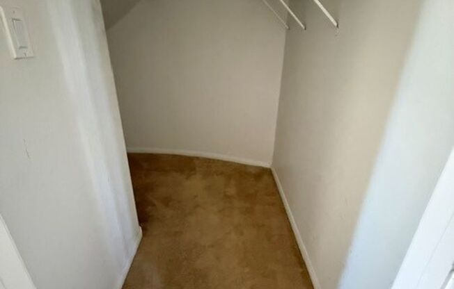 3 beds, 2.5 baths, $2,300