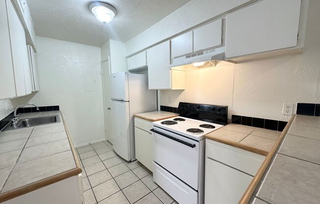 1 bed, 1 bath, 660 sqft, $1,239, Unit OPA-236