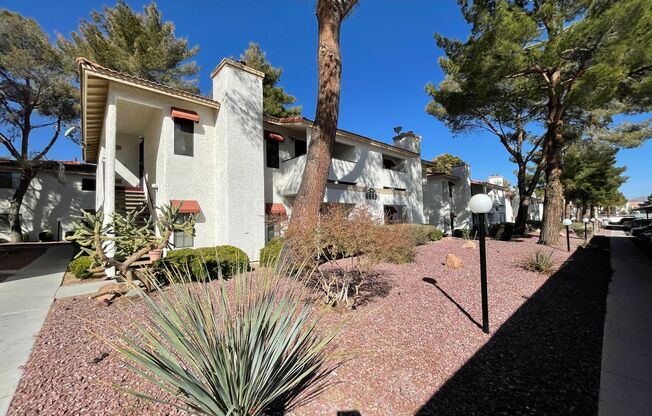 Beautiful condo 2 bedroom 2 bath with balcony