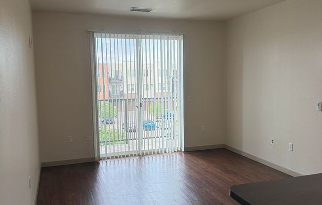 2 beds, 2 baths, 919 sqft, $1,650, Unit 2-310