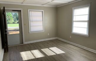 2 beds, 1 bath, $800, Unit 308 S. WADESBORO BLVD. APT #1