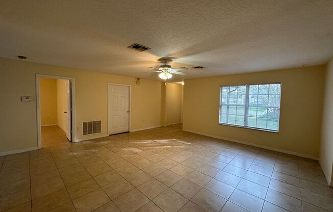 Lovely 3 Bedroom 2 Bath home in Deltona.  Large Yard.