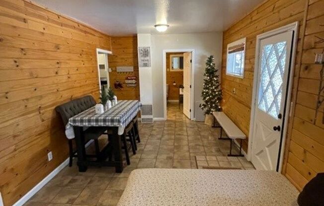 Tastefully remodeled cabin avail. 11/1/24 for viewing!!