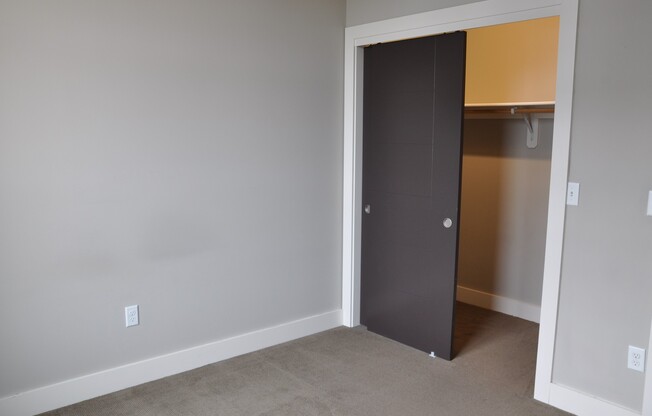 2 beds, 1 bath, 1,000 sqft, $2,240, Unit 407