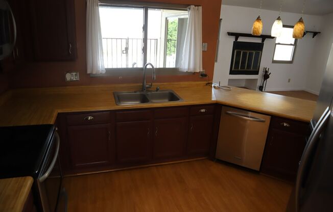 3 beds, 2 baths, $1,900