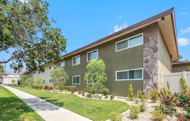 The Riviera Apartments