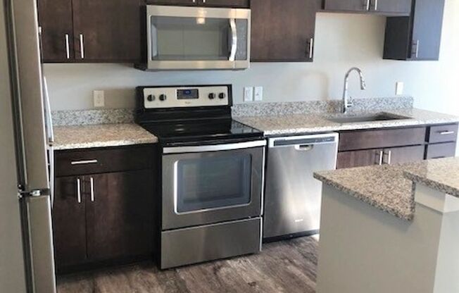 1 bed, 1 bath, 704 sqft, $1,400, Unit 406