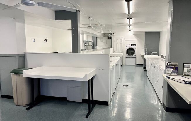 1 bed, 1 bath, $2,400, Unit # 318