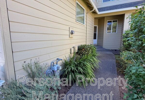 8527 NE 55 CIR