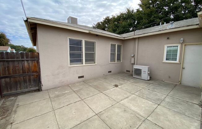 3 beds, 2 baths, $1,650