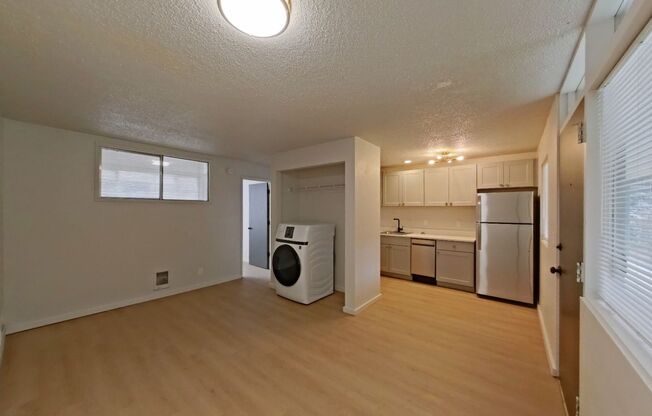 3 beds, 1 bath, 755 sqft, $2,347, Unit 30A