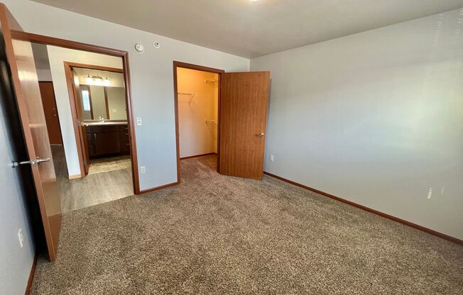 2 beds, 2 baths, 1,215 sqft, $1,350, Unit 210