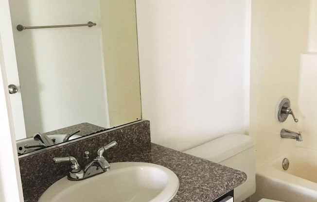 2 beds, 2 baths, 1,000 sqft, $2,654, Unit 213