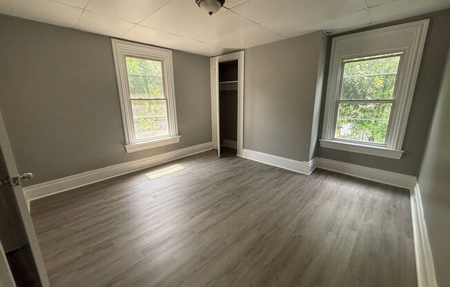Newly updated 3 bedroom apartment in Mt Washington !