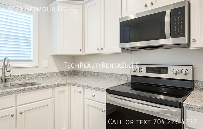 3024 SEYMOUR DR