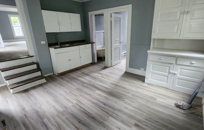 East side 3 bedroom apartment