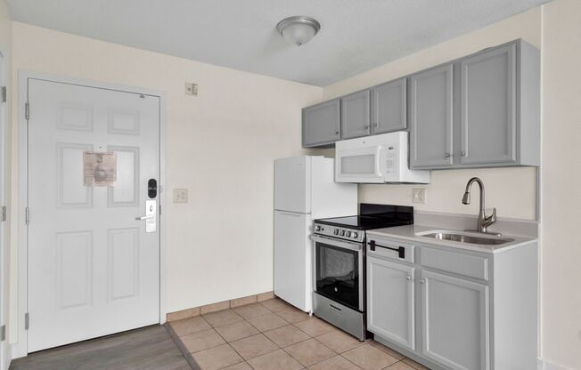 Studio, 1 bath, $1,050, Unit 211