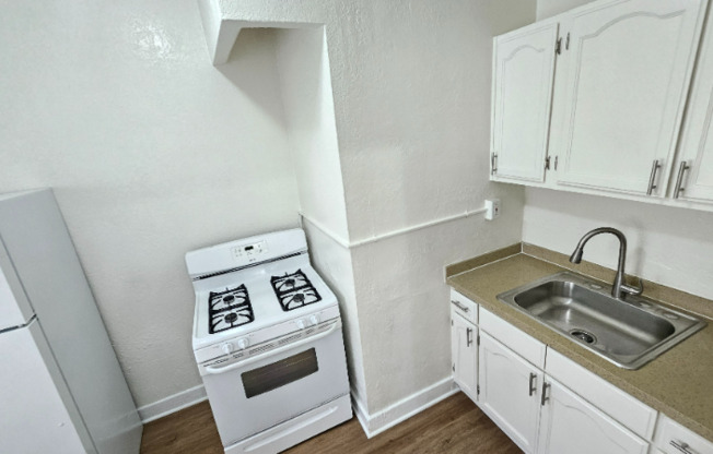 1185 E Vernon Ave Los