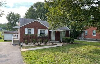 Adorable Home in the Heart of Donelson!