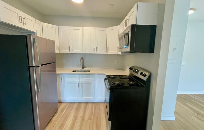 2 beds, 1 bath, 843 sqft, $1,650, Unit 5-5D