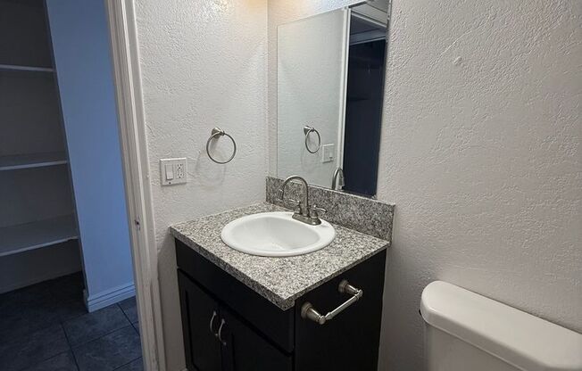 2 beds, 1 bath, 750 sqft, $950, Unit 209