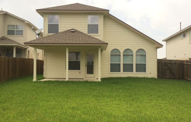 3 beds, 2.5 baths, $2,100