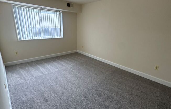 2 beds, 1.5 baths, 1,050 sqft, $1,820, Unit 3400 #303